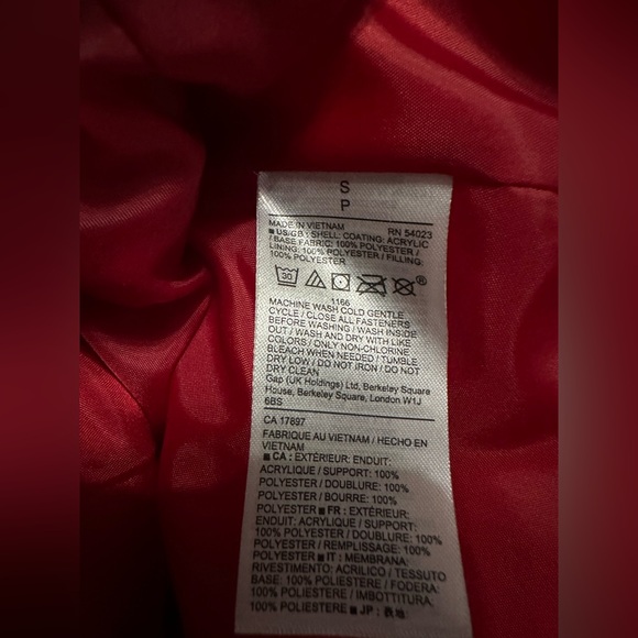 Gap Puffer Vest Red 
Adult Size Small - Picture 3 of 6
